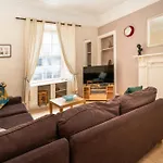 Charming 2Bd Flat 10 Minutes To Edinburgh Castle