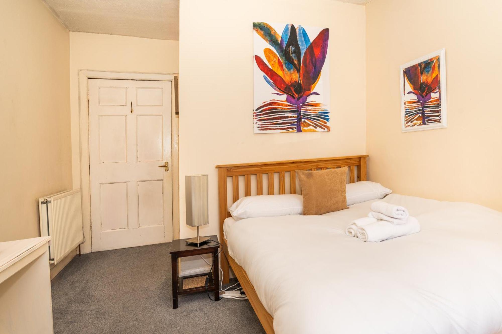 Charming 2bd Flat 10 Minutes To Castle Apartment *